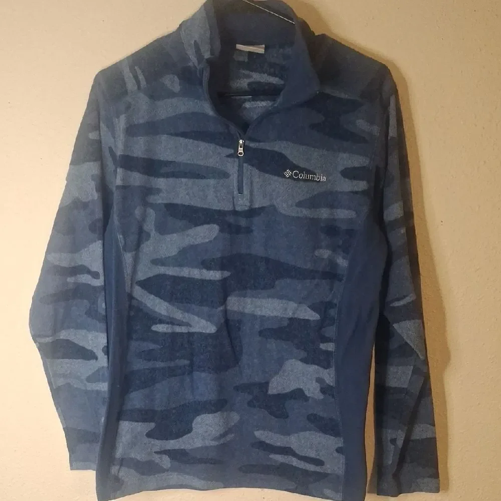Columbia Men's Blue Camo Sweater size small
